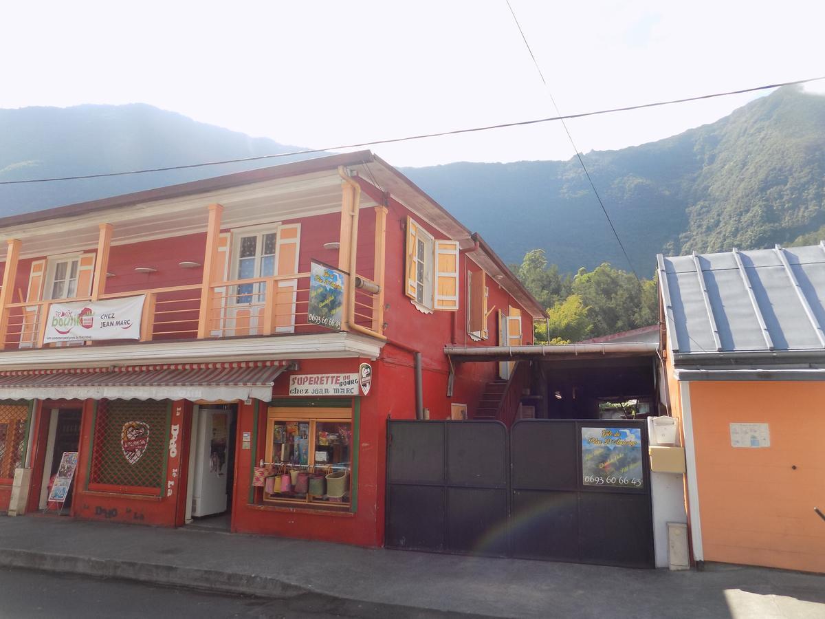 Gite Du Piton D Anchaing Hell-Bourg Exterior photo