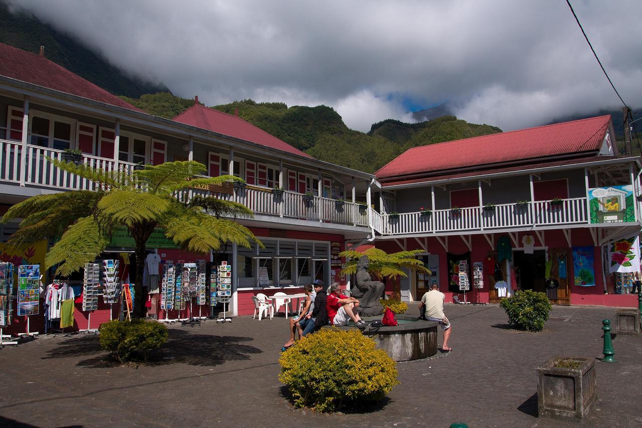 Gite Du Piton D Anchaing Hell-Bourg Exterior photo